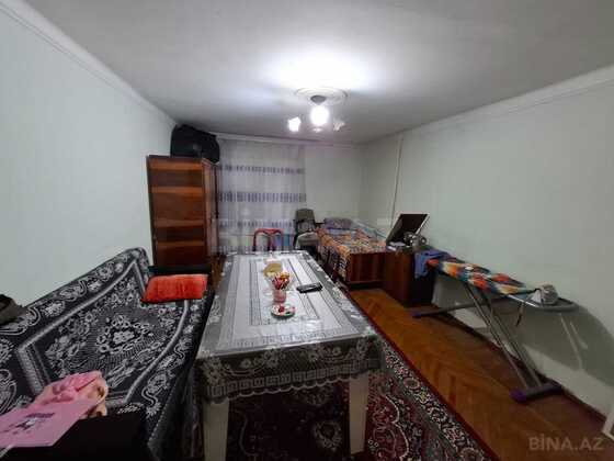 3 otaqlı Köhnə tikili, Memar Əcəmi m., Bakı