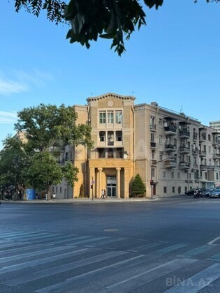 2 otaqlı Köhnə tikili, Elmlər Akademiyası m., Bakı