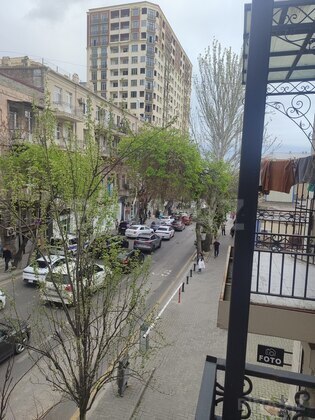 3 otaqlı Köhnə tikili, 28 May m., Bakı
