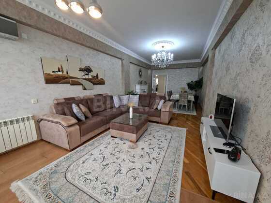 3 otaqlı Yeni tikili, Neftçilər m., Bakı