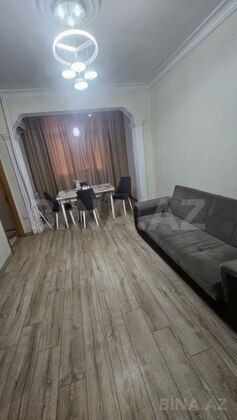 2 otaqlı Köhnə tikili, Memar Əcəmi m., Bakı