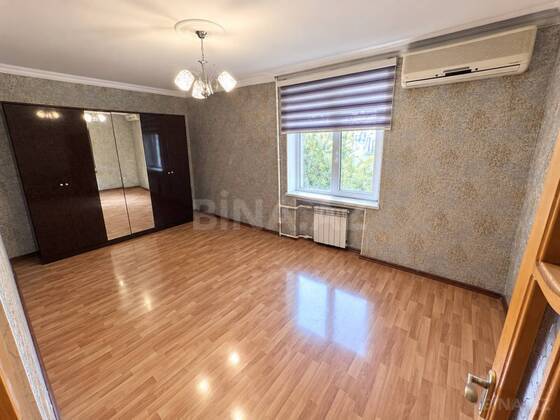 2 otaqlı Köhnə tikili, Neftçilər m., Bakı