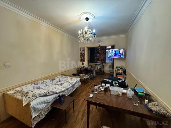 3 otaqlı Köhnə tikili, Həzi Aslanov m., Bakı