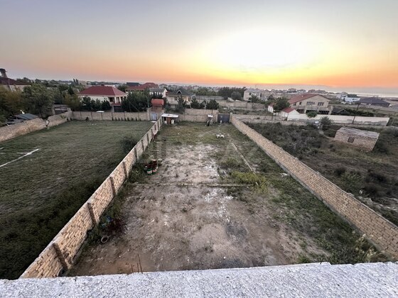 Torpaq Pirşağı q., Bakı