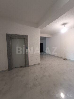 3 otaqlı Yeni tikili, Xırdalan