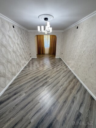 3 otaqlı Köhnə tikili, Neftçilər m., Bakı