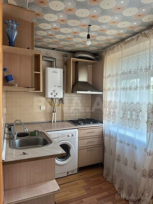 2 otaqlı Köhnə tikili, Elmlər Akademiyası m., Bakı