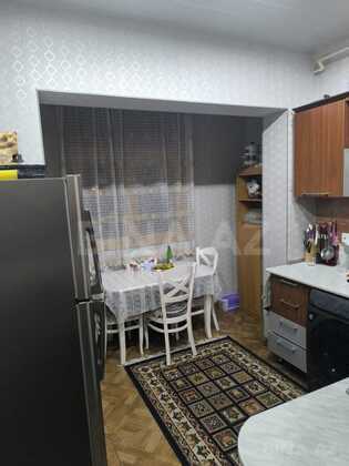 3 otaqlı Köhnə tikili, Bakıxanov q., Bakı