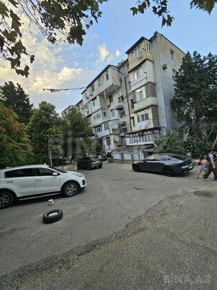 2 otaqlı Köhnə tikili, İnşaatçılar m., Bakı