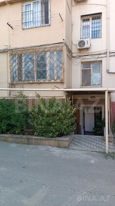 3 otaqlı Köhnə tikili, Neftçilər m., Bakı