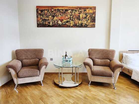 3 otaqlı Köhnə tikili, Sahil m., Bakı