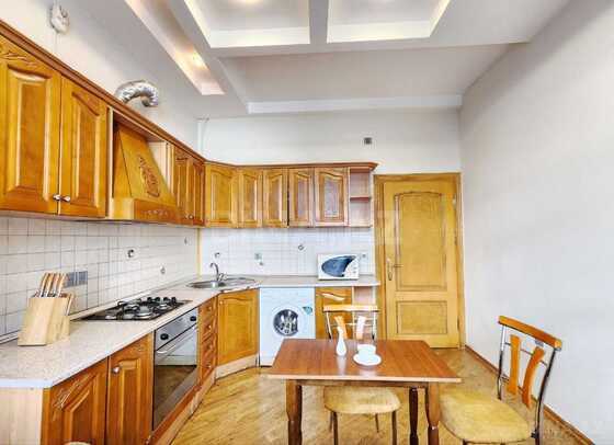 3 otaqlı Köhnə tikili, Sahil m., Bakı