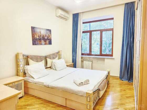 3 otaqlı Köhnə tikili, Sahil m., Bakı