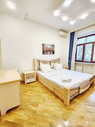 3 otaqlı Köhnə tikili, Sahil m., Bakı