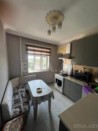 3 otaqlı Köhnə tikili, Qara Qarayev m., Bakı