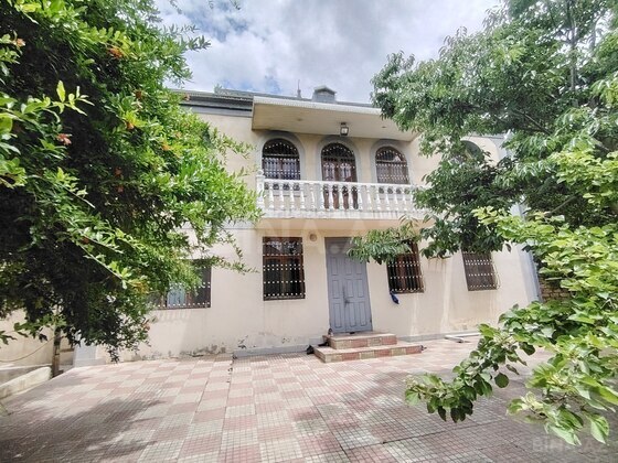 6 otaqlı, 324.0 m², Bakıxanov