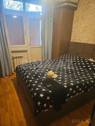 3 otaqlı Köhnə tikili, Xalqlar Dostluğu m., Bakı