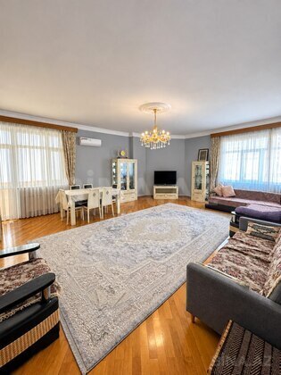 3 otaqlı, 162.0 m², Elmlər Akademiyası
