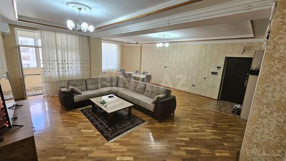 3 otaqlı, 130.0 m², 20 Yanvar