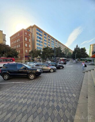 3 otaqlı Köhnə tikili, Bakıxanov q., Bakı