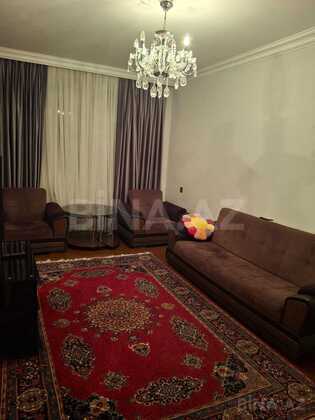 4 otaqlı Köhnə tikili, Bakıxanov q., Bakı