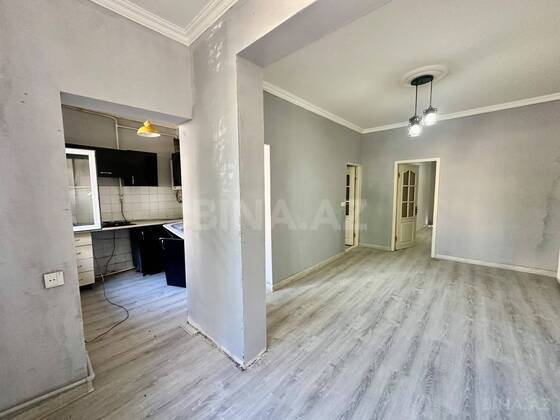 2 otaqlı Köhnə tikili, Memar Əcəmi m., Bakı