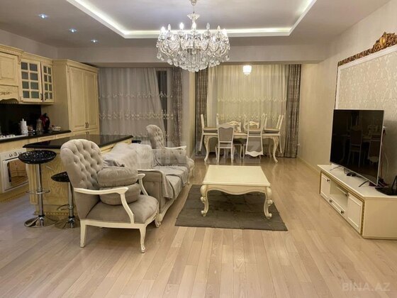 3 otaqlı, 147.0 m², Şah İsmayıl Xətai