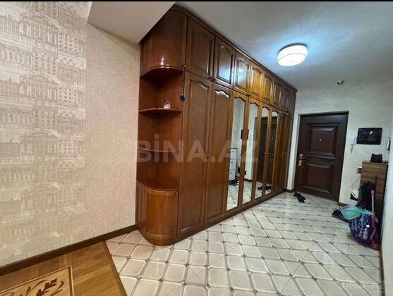 4 otaqlı, 240.0 m², Nərimanov