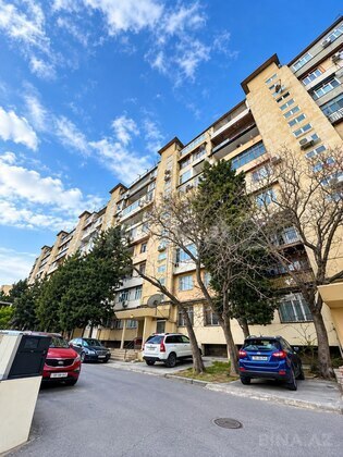 3 otaqlı Köhnə tikili, Həzi Aslanov m., Bakı