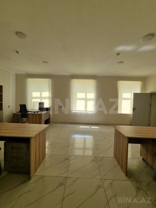 6000.0 m²