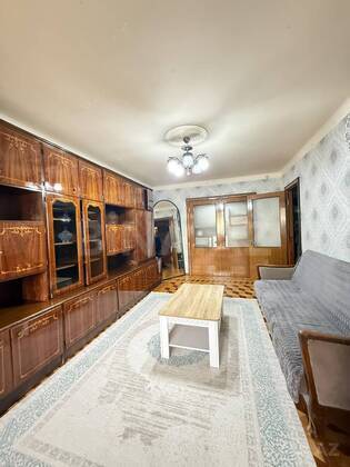 3 otaqlı Köhnə tikili, Elmlər Akademiyası m., Bakı