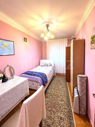 3 otaqlı Köhnə tikili, Xalqlar Dostluğu m., Bakı