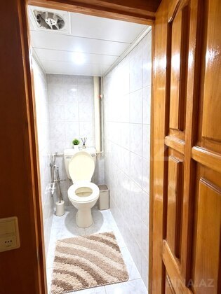 3 otaqlı Köhnə tikili, Xalqlar Dostluğu m., Bakı