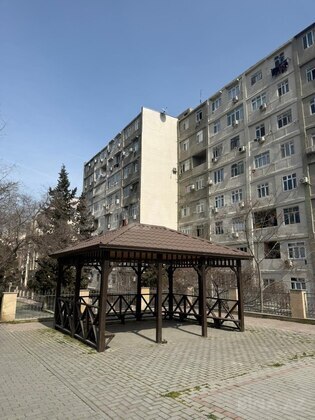2 otaqlı Köhnə tikili, Memar Əcəmi m., Bakı