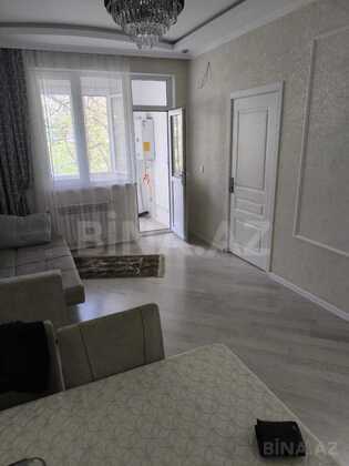 2 otaqlı Köhnə tikili, Memar Əcəmi m., Bakı