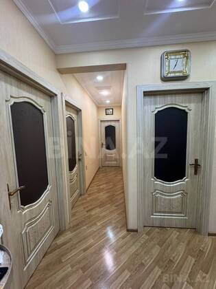 5 otaqlı Köhnə tikili, Xalqlar Dostluğu m., Bakı