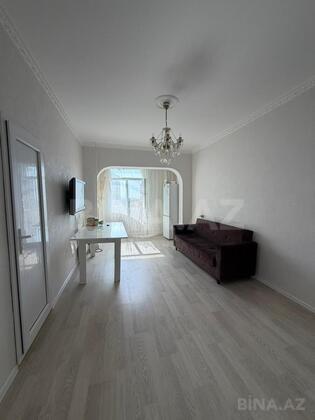 2 otaqlı Köhnə tikili, Memar Əcəmi m., Bakı