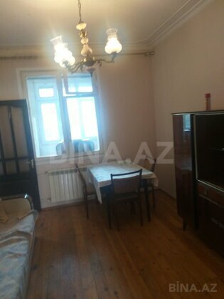 2 otaqlı Köhnə tikili, Memar Əcəmi m., Bakı