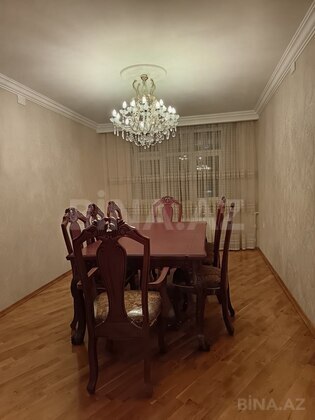 3 otaqlı Köhnə tikili, Həzi Aslanov m., Bakı
