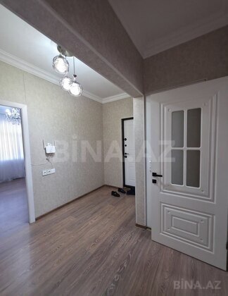 3 otaqlı Köhnə tikili, Bakıxanov q., Bakı