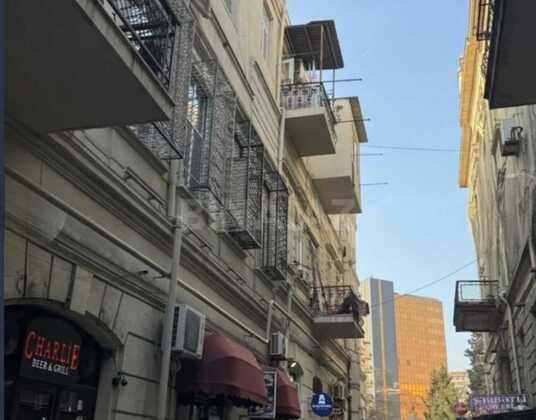3 otaqlı Köhnə tikili, 28 May m., Bakı