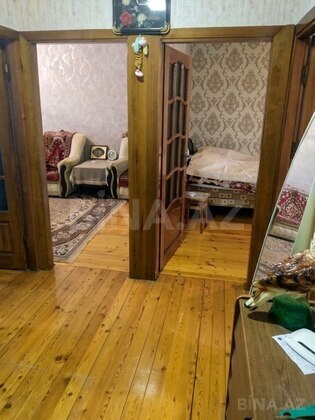 4 otaqlı Köhnə tikili, Xalqlar Dostluğu m., Bakı