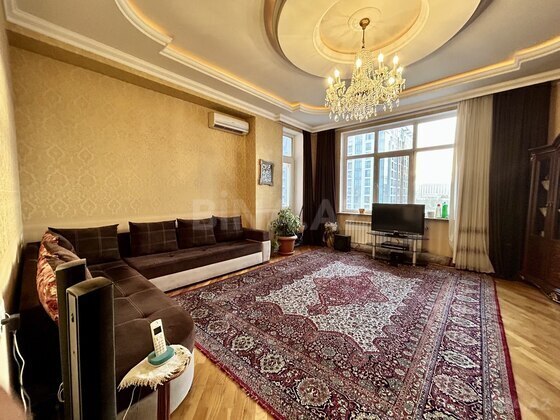 3 otaqlı Yeni tikili, Elmlər Akademiyası m., Bakı