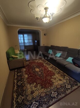 3 otaqlı Köhnə tikili, Elmlər Akademiyası m., Bakı