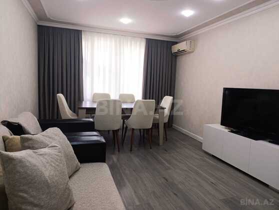 3 otaqlı Köhnə tikili, Neftçilər m., Bakı