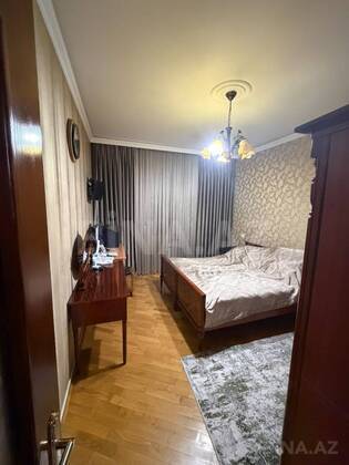 3 otaqlı Köhnə tikili, Həzi Aslanov m., Bakı