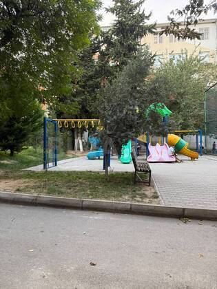 2 otaqlı Köhnə tikili, Memar Əcəmi m., Bakı