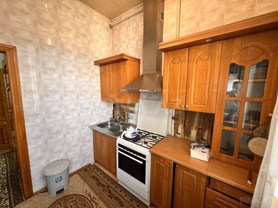 3 otaqlı Köhnə tikili, Qara Qarayev m., Bakı