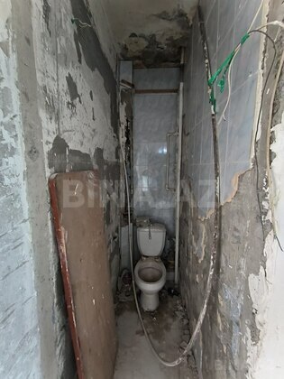 5 otaqlı Köhnə tikili, Xalqlar Dostluğu m., Bakı