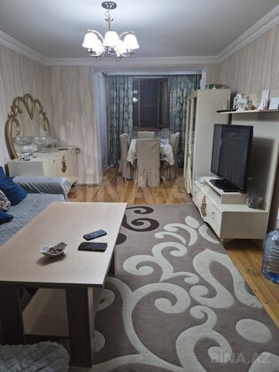 3 otaqlı Köhnə tikili, Neftçilər m., Bakı